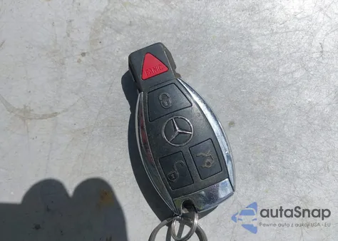 2016 Mercedes-Benz C 300 4Matic/Luxury 4Matic/Sport 4Matic z USA, uszkodzony, nr VIN 55SWF4KB3GU104717